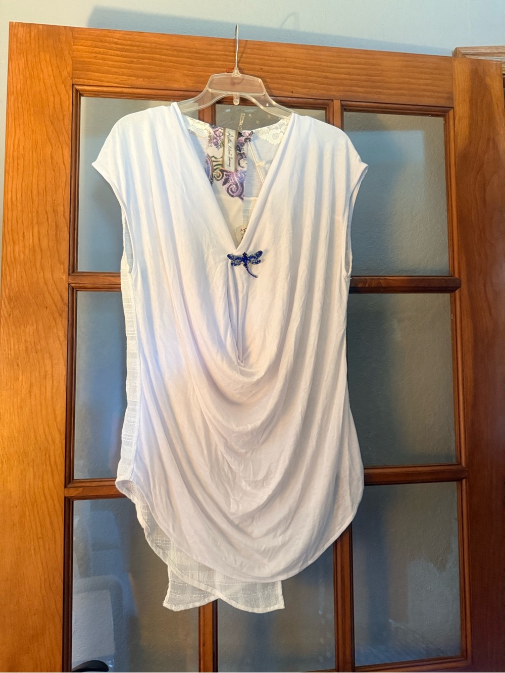 Aratta White Draped Tunic with Blue Dragonfly brooch